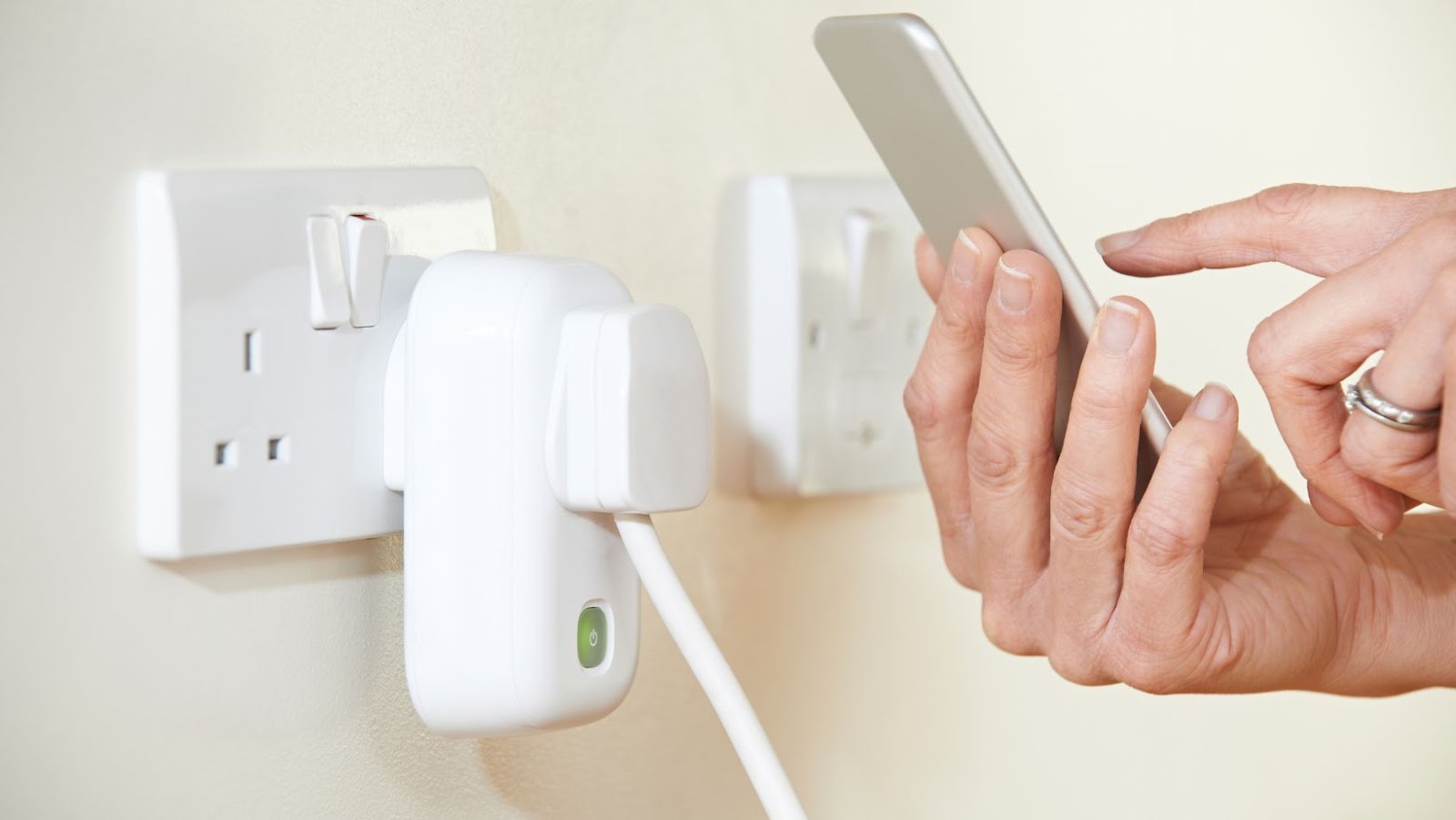 Kasa Smart Plug, the easy way to turn on/off electronics Rapid Home