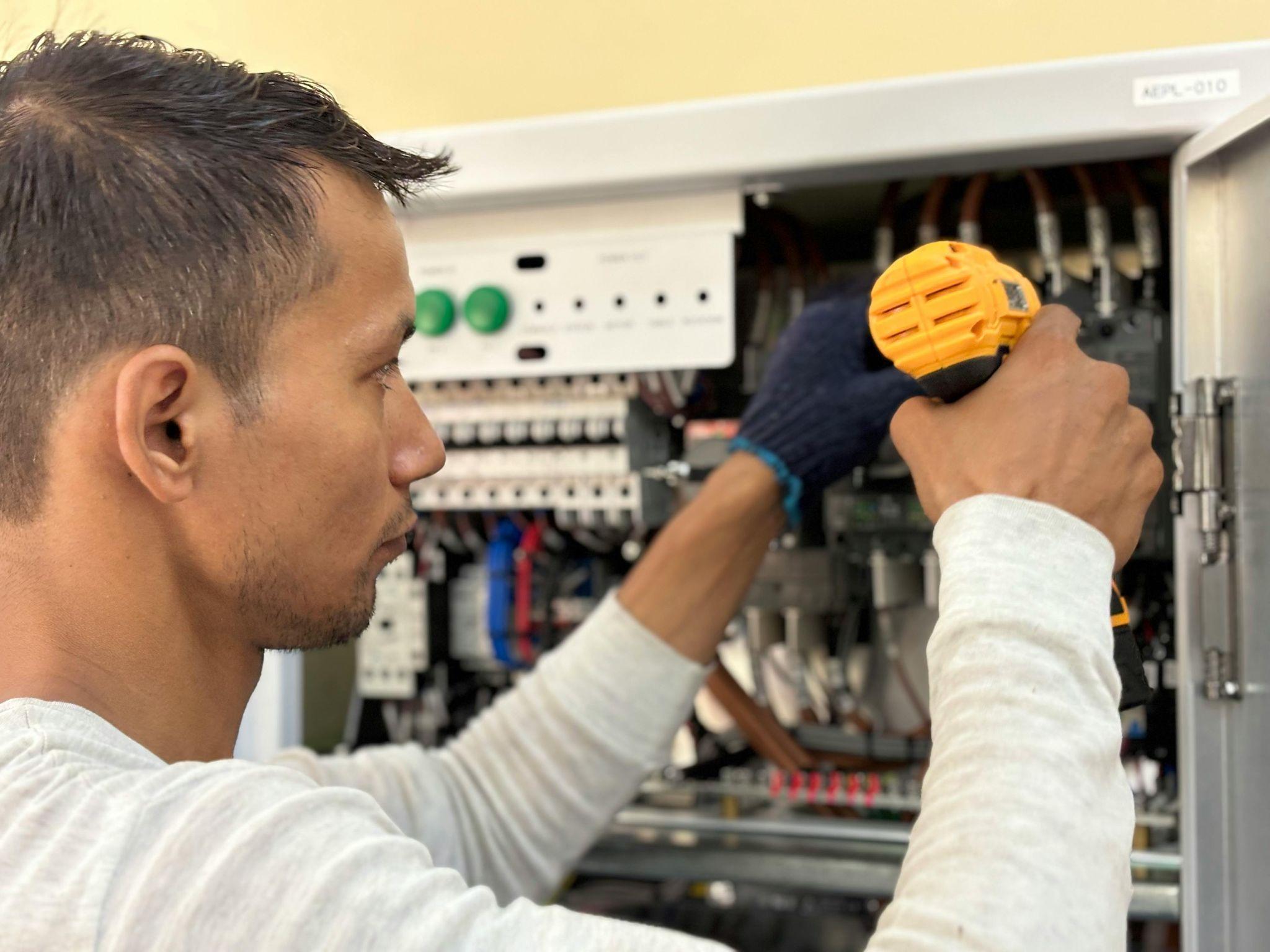 electrician skills diy electrical work, electrical safety tips, diy electrical troubleshooting, electrical wiring skills, home electrical safety, licensed electrician requirements, electrical work certification, electrical installation expertise, electrical repair skills, electrical code knowledge